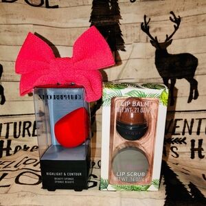 Morphe Red Beauty Sponge and Lique Lip Scrub Set